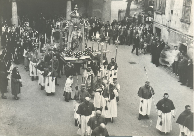 Festa di Galbiate - processione della 3° domenica di ottobre - statua della Madonna del Carmine