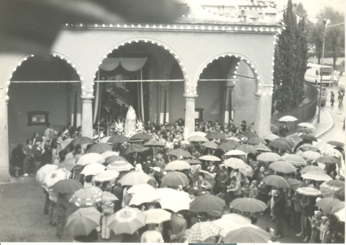 Festa di Galbiate - processione della 3° domenica di ottobre - statua della Madonna del Giglio