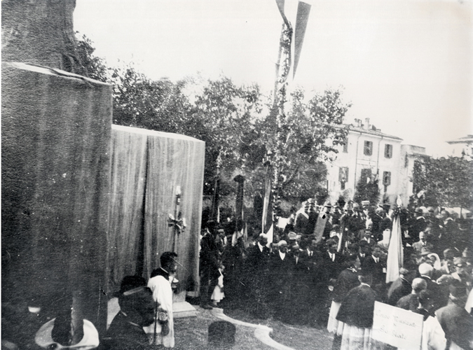 Galbiate - largo indipendenza - inaugurazione del monumento ai caduti