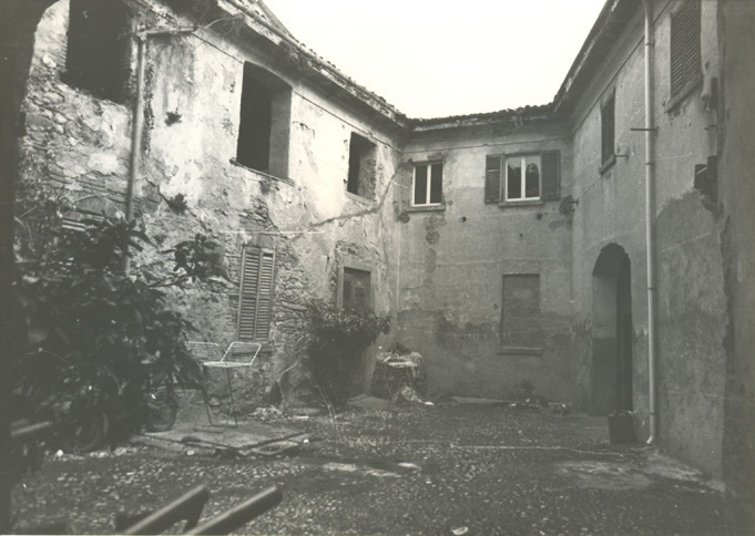 Galbiate - ex casa Marselli - cortile