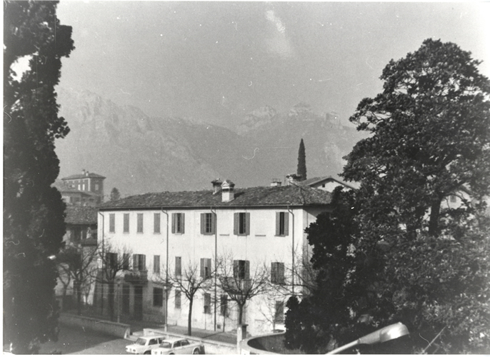 Galbiate - piazza Angelo Crippa - vecchio municipio demolito il 14 maggio 1976