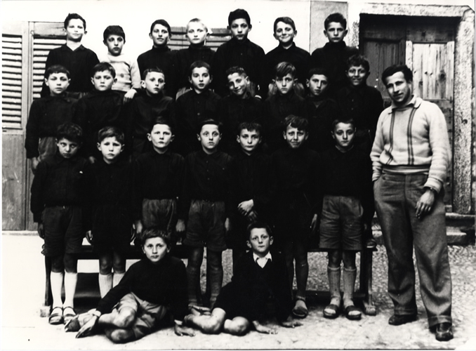 Galbiate - ritratto di gruppo - classe maschile nel 1950