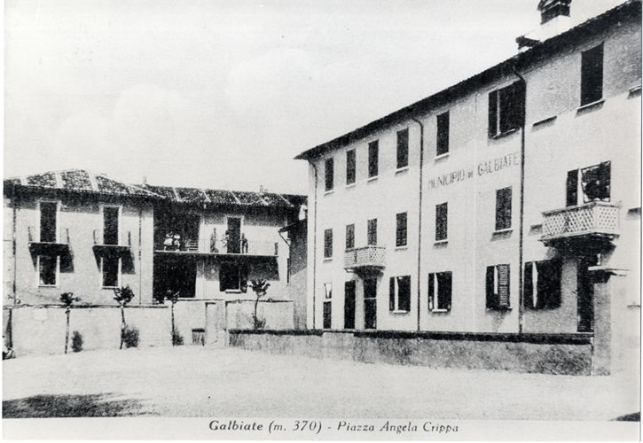 Galbiate - piazza Angela Crippa - ex municipio