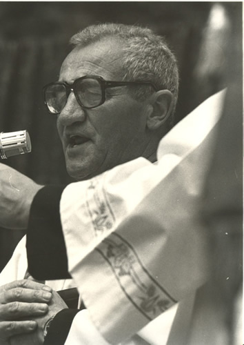 Padre Gianni Corti