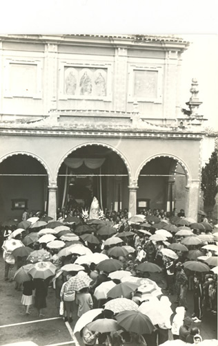 Festa di Galbiate - processione della 3° domenica di ottobre - statua della Madonna del Giglio