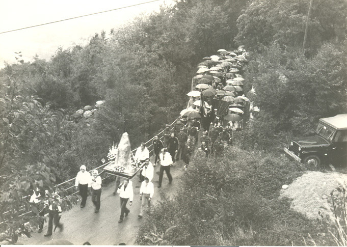 Festa di Galbiate - processione della 3° domenica di ottobre - statua della Madonna del Giglio