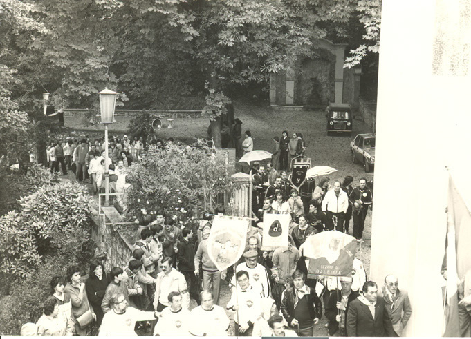 Festa di Galbiate - processione della 3° domenica di ottobre - arrivo al Santuario del Monte Barro