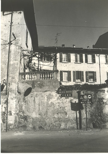 Galbiate - piazza Vittorio Emanuele, ora piazza don Carlo Gnocchi - particolare ex albergo Italia