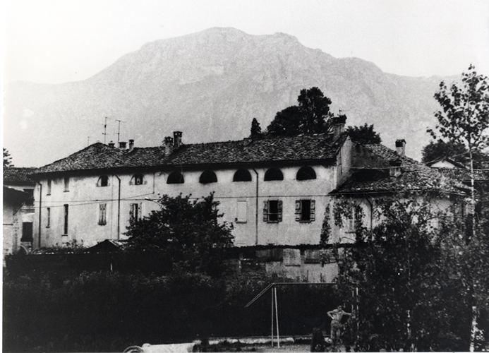 Galbiate - via Olmo - caseggiato