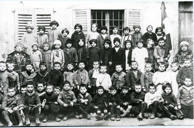 Galbiate - ritratto di gruppo - maestre Tavola - scolaresca