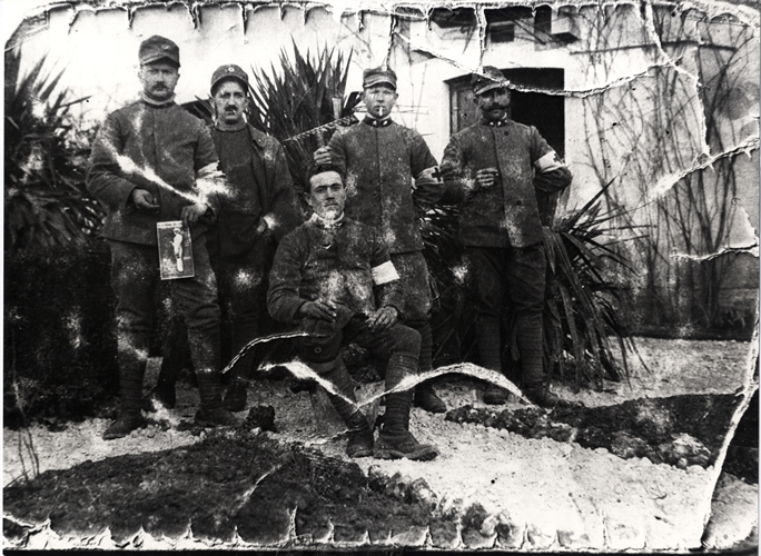 Ritratto di gruppo - militari - componenti del 113° reparto Someggiato di Sanità