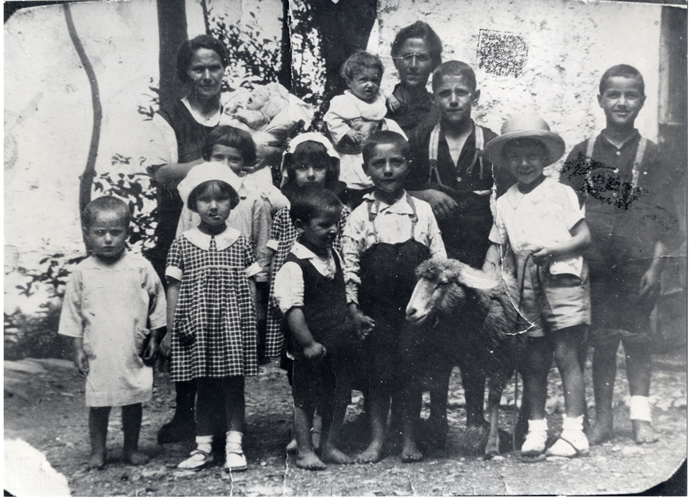 Galbiate - ritratto di gruppo - frazione Patrizi - abitanti e villeggainti
